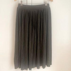 Midi pleated skirt size gold and silver